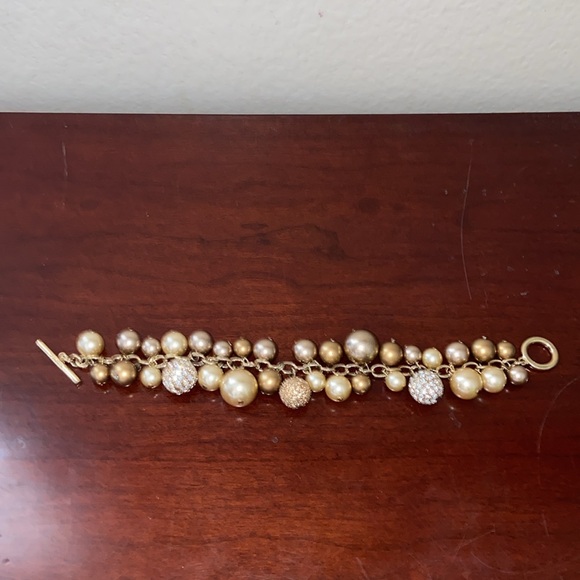 VINTAGE CAROLEE Elegant Gold Toned Beaded Bracelet - Picture 1 of 4